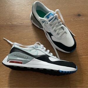 NIKE BOYS AIR MAX SYSTM RUNNING SHOES NWT size 4
